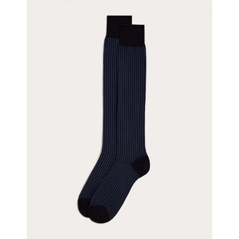 Lange Socken mit vertikalen Streifen geflochten - Daily