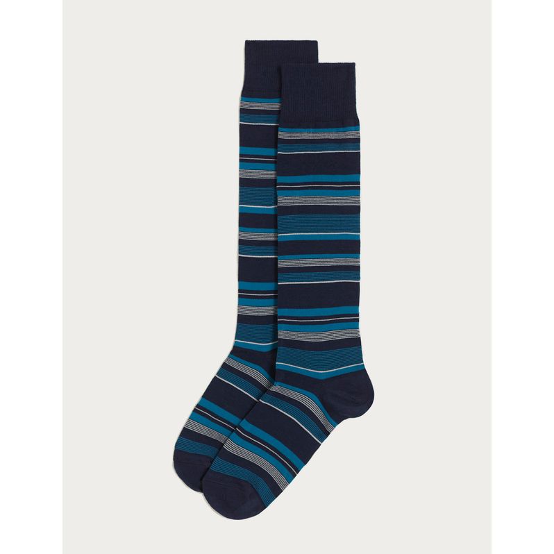 Lange gestreifte Socken – Alltag