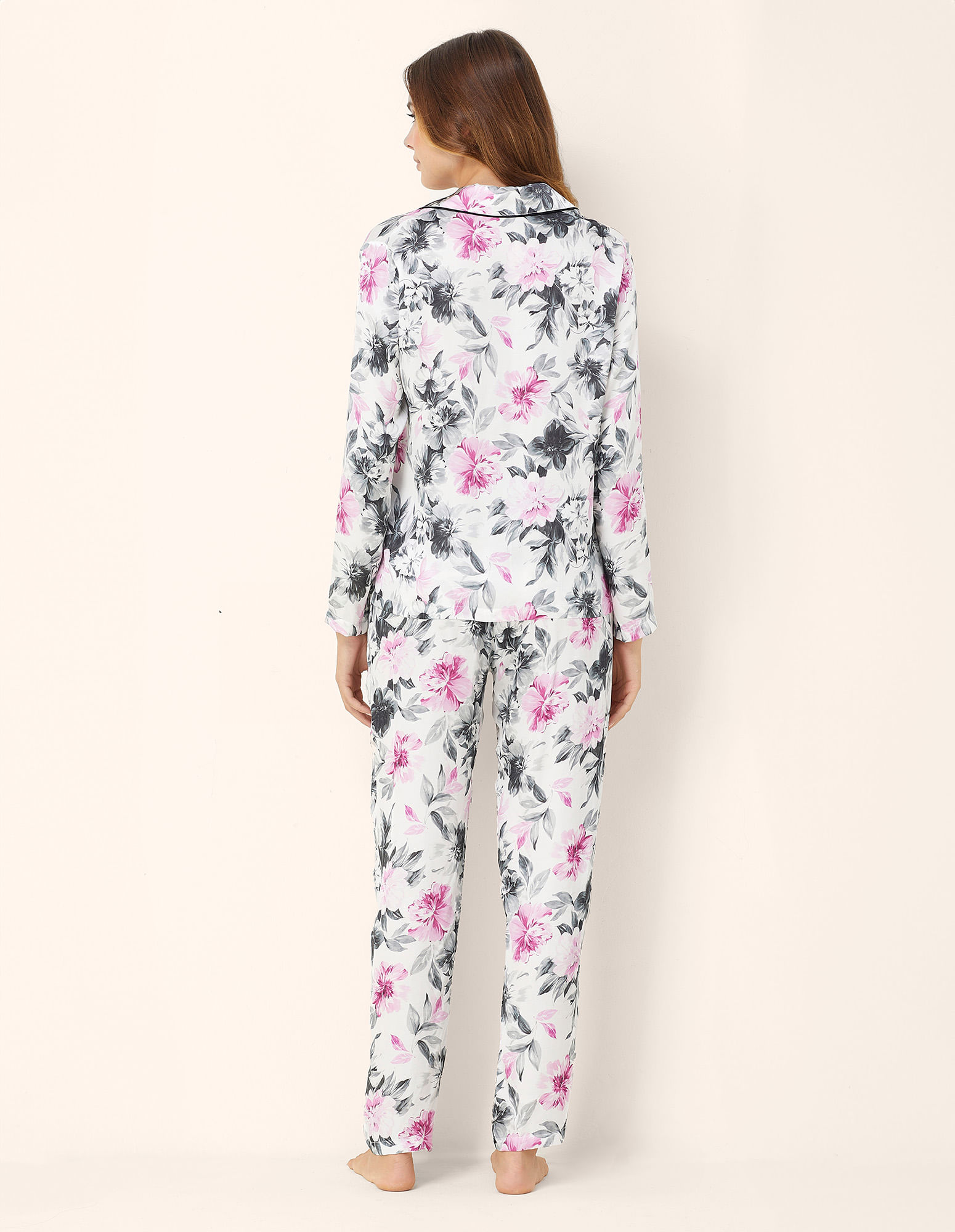Pigiama da donna in raso con stampa floreale rosa Set pigiami da